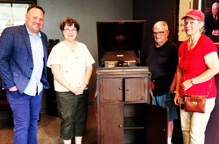 image-2 Mr. Priddy's Phonograph
